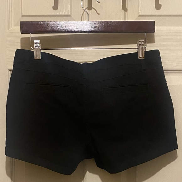 Volcom Frochickie Shorts EUC size 28 - Picture 2 of 5
